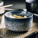 Bol japonais traditionnel bleu et blanc