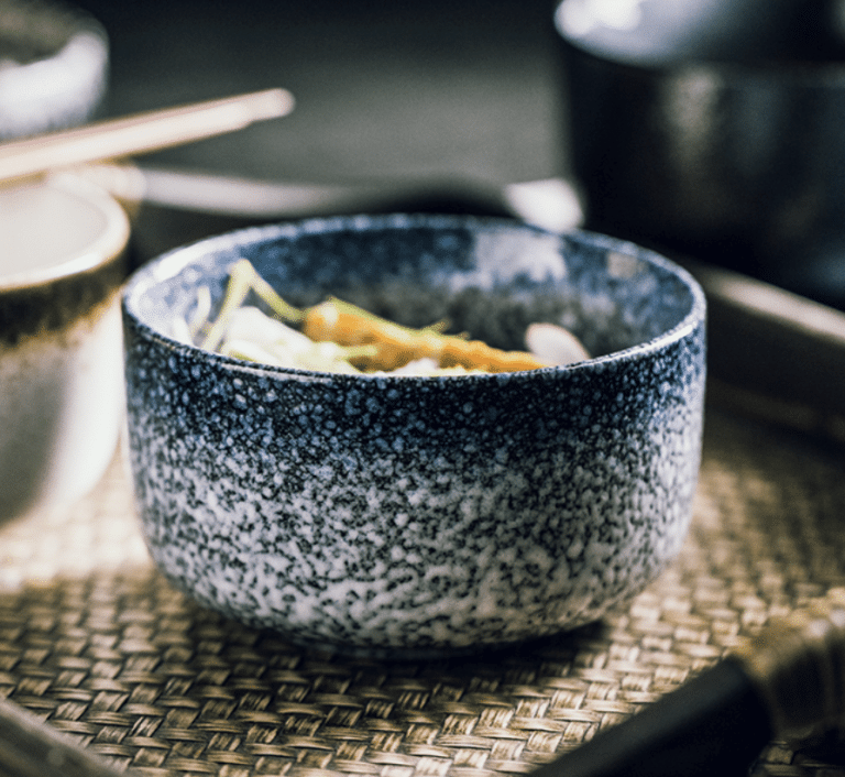 Bol japonais traditionnel bleu et blanc