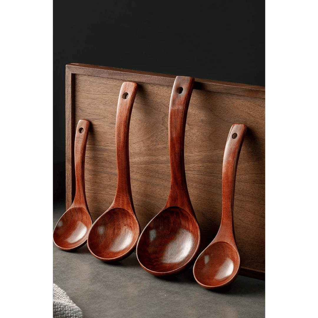 Cuillère à soupe japonaise en bois foncé 1