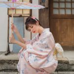 Kimono Traditionnel Floral Rose pour Femme 1
