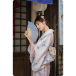 Kimono Traditionnel Floral Rose pour Femme 4