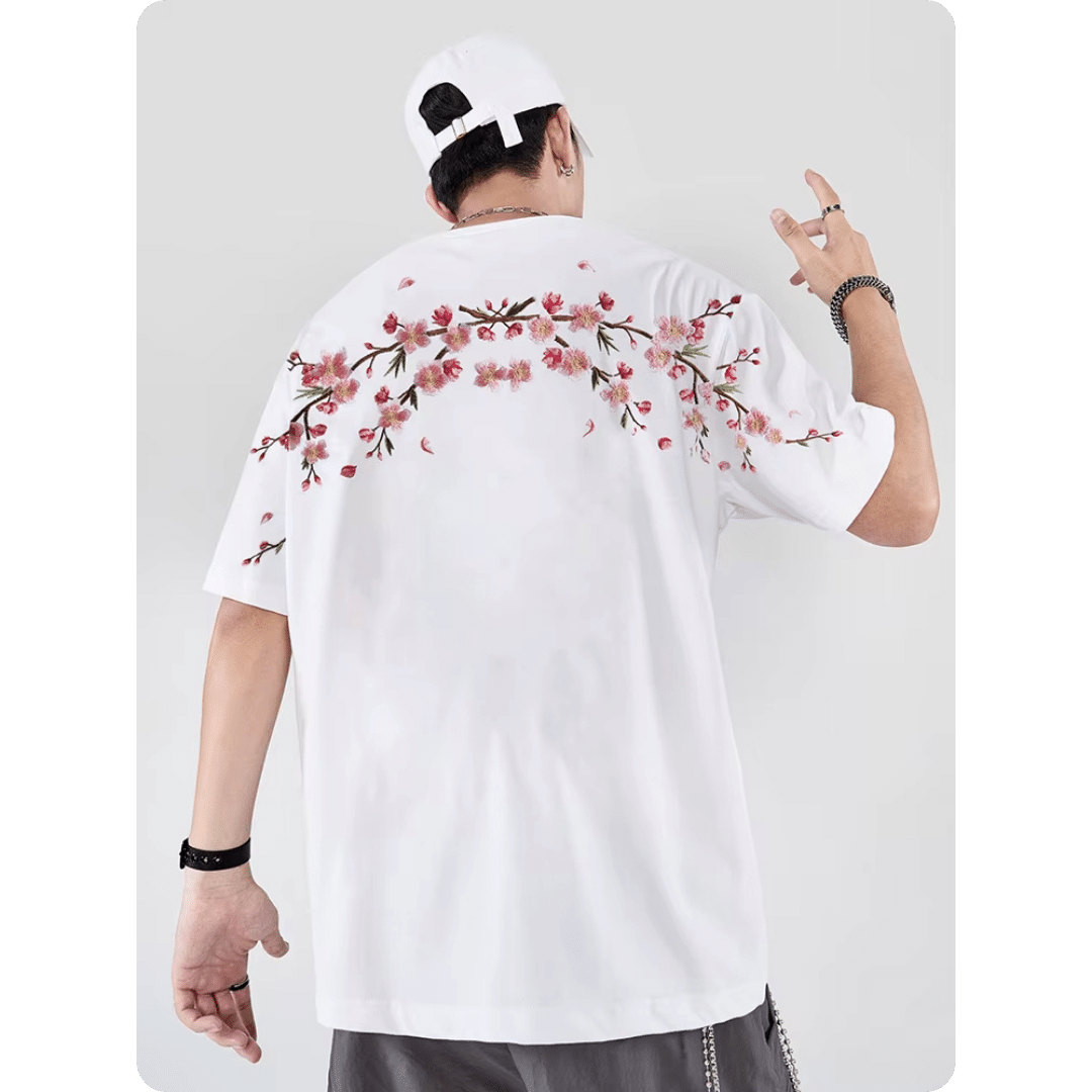 T-shirt streetwear à col rond en coton avec fleurs de cerisier au dos