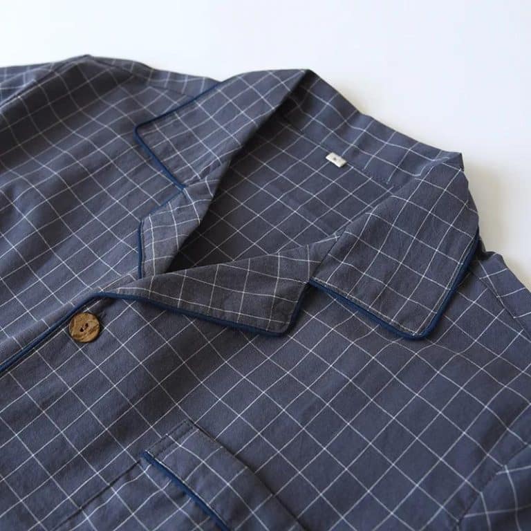 Ensemble-de-Pyjama-Japonais-a-Carreaux-avec-Chemise-a-Manches-Courtes-et-Short-Assorti-galerie-4791