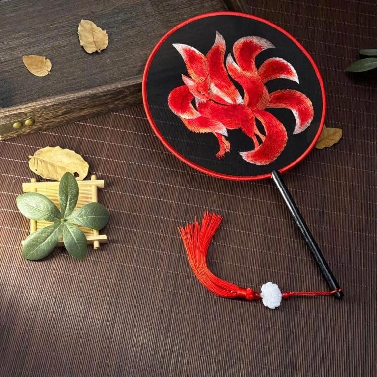 Eventail-Uchiwa-Brode-en-Organza-avec-Motifs-Japonais-Traditionnels-galerie-5542