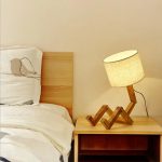 Lampe-Articulee-en-Bois-en-Forme-de-Robot-avec-Abat-jour-galerie-2970