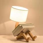 Lampe-Articulee-en-Bois-en-Forme-de-Robot-avec-Abat-jour-galerie-6185