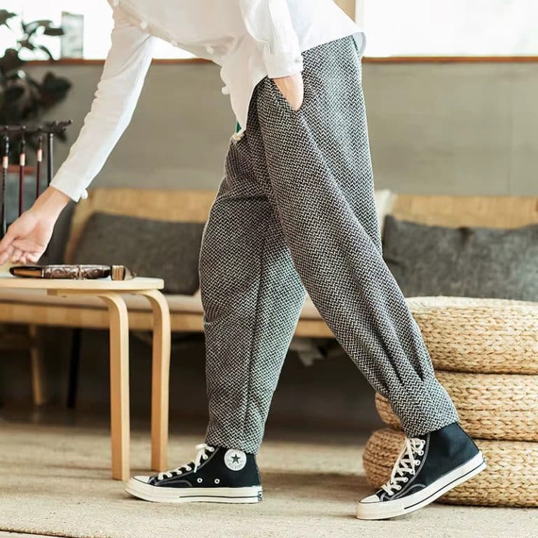 Pantalon sarouel fuselé en tissu chiné à motif chevrons (2)