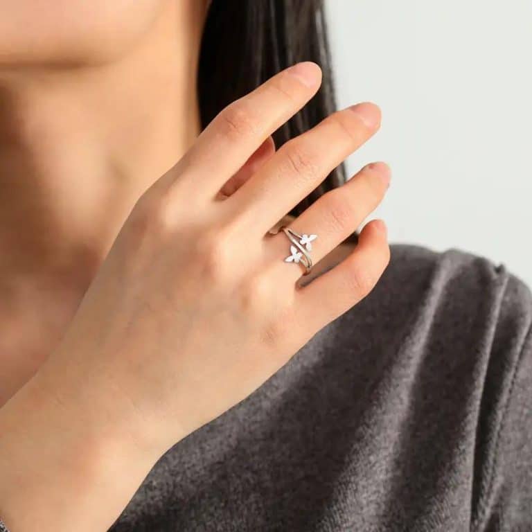 Bague de papillon minimaliste en acier inoxydable