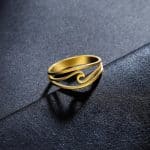 Bague de la Grande Vague au design entrelacé et ajouré