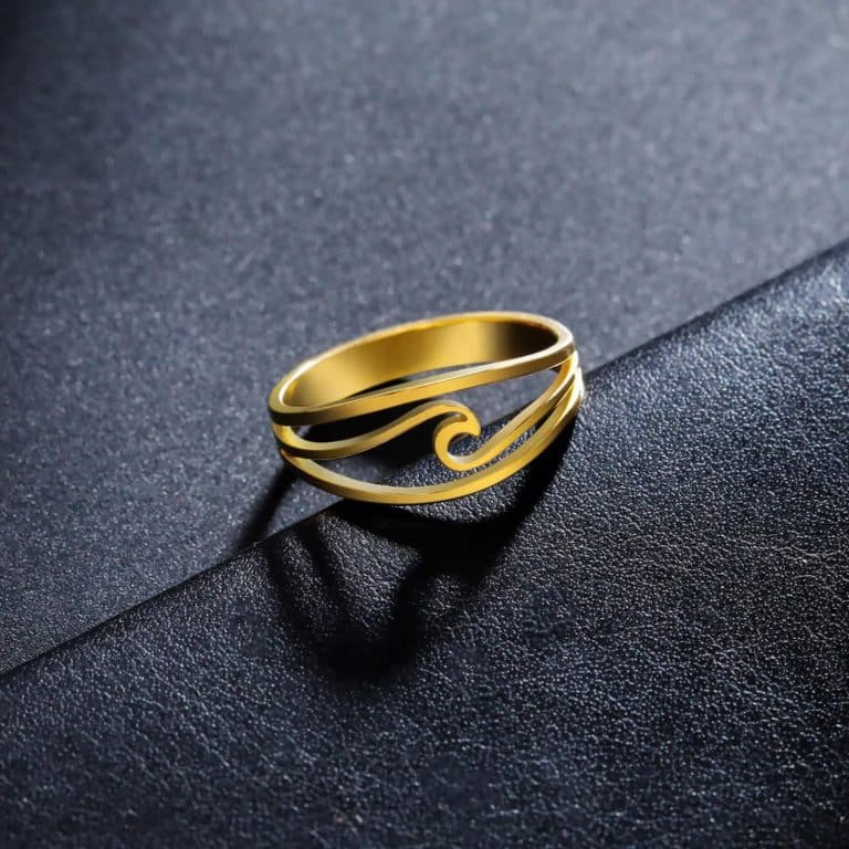 Bague de la Grande Vague au design entrelacé et ajouré