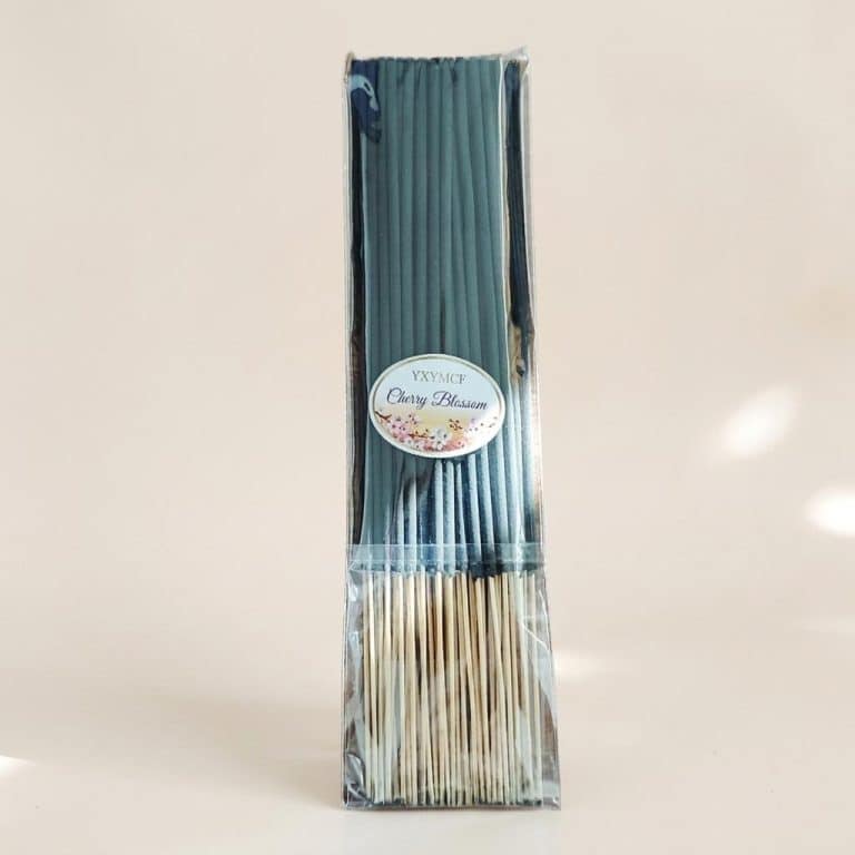 Bâtonnets d'encens en bambou à la fleur de cerisier