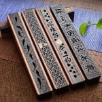 Boîte à encens avec motifs sculptés à L’encre japonaise sumi