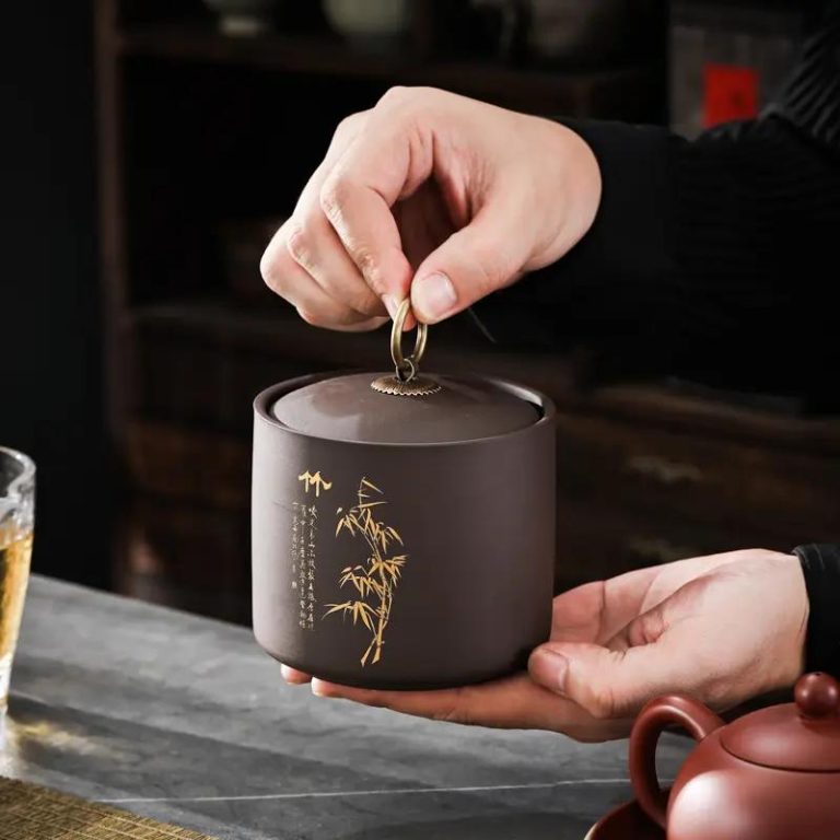 Boite-a-the-Japonaise-en-Ceramique-avec-Decor-Dore-Grave-galerie-4574