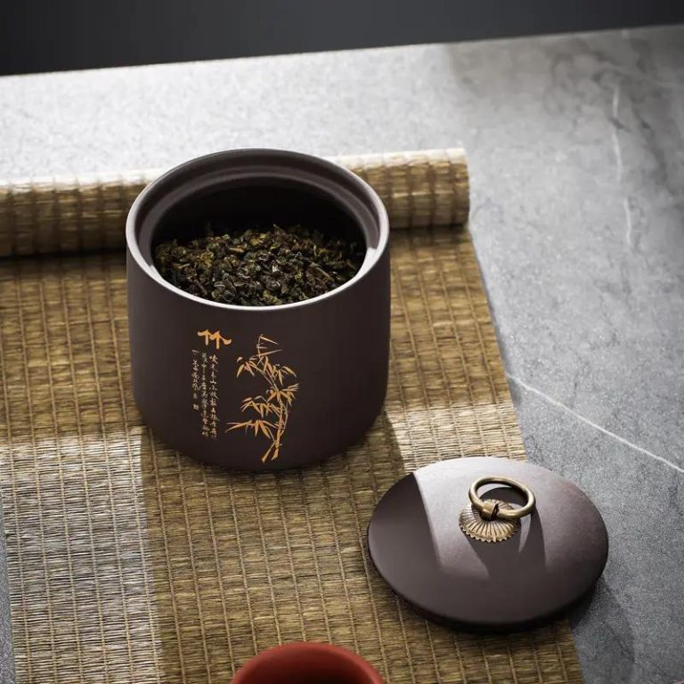 Boite-a-the-Japonaise-en-Ceramique-avec-Decor-Dore-Grave-galerie-7913