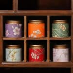 Boite a the Vintage en Metal avec Motifs Floraux