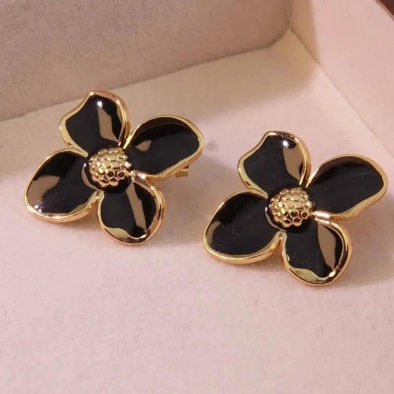 Boucles d'oreilles en forme de fleur à pétales émaillés marbrés