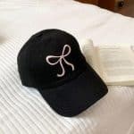 Casquette femme avec broderie de nœud décoratif - Noir