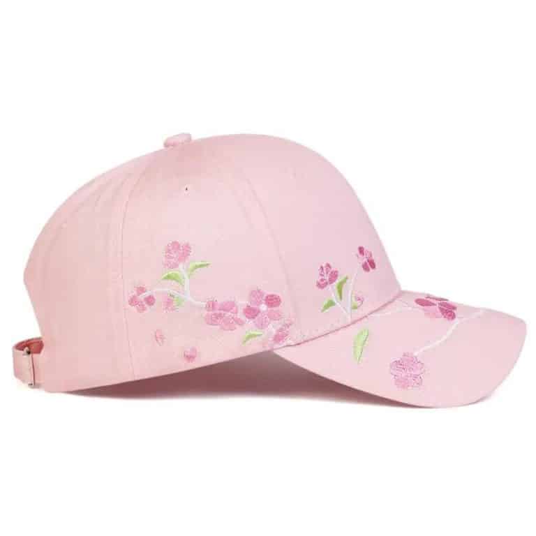 Casquette florale brodée aux motifs de sakura