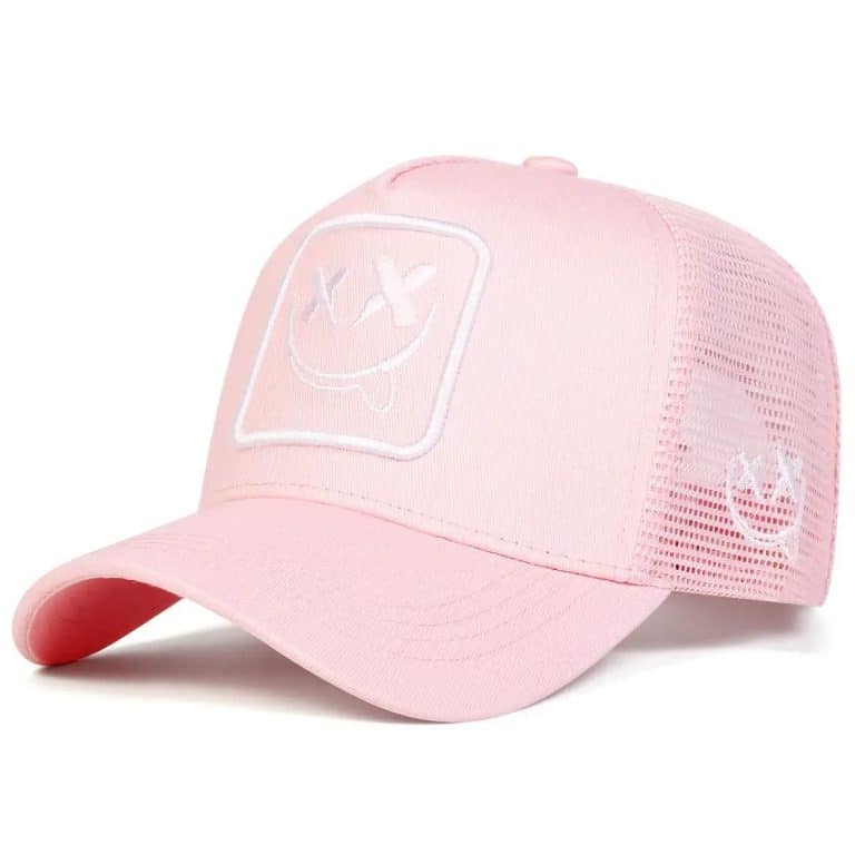 Casquette trucker avec patch brodé et visage souriant - Rose