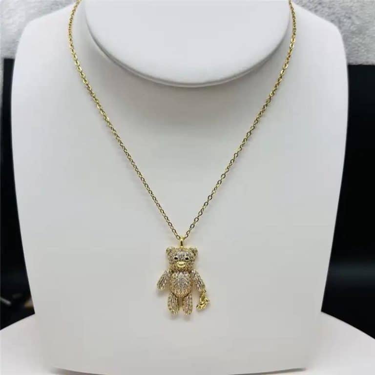 Collier d’ourson pavé de zircones cubiques scintillantes