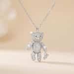 Collier d’ourson pavé de zircones cubiques scintillantes