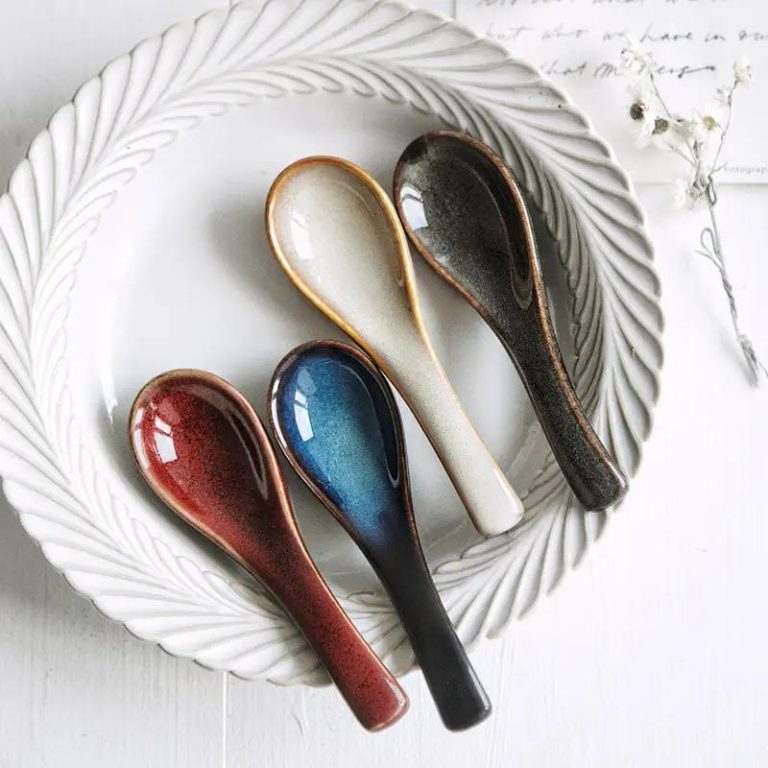 Cuillere-Ceramique-Artisanale-Emaillee-au-Manche-Incurve-galerie-3203