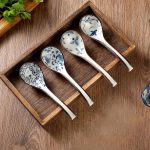 Cuillere-a-Soupe-Japonaise-en-Ceramique-Ornee-de-Decors-Floraux-et-Naturels-galerie-6959