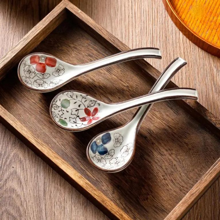Cuillere-a-Soupe-Japonaise-en-Ceramique-Ornee-de-Decors-Floraux-et-Naturels-galerie-8813