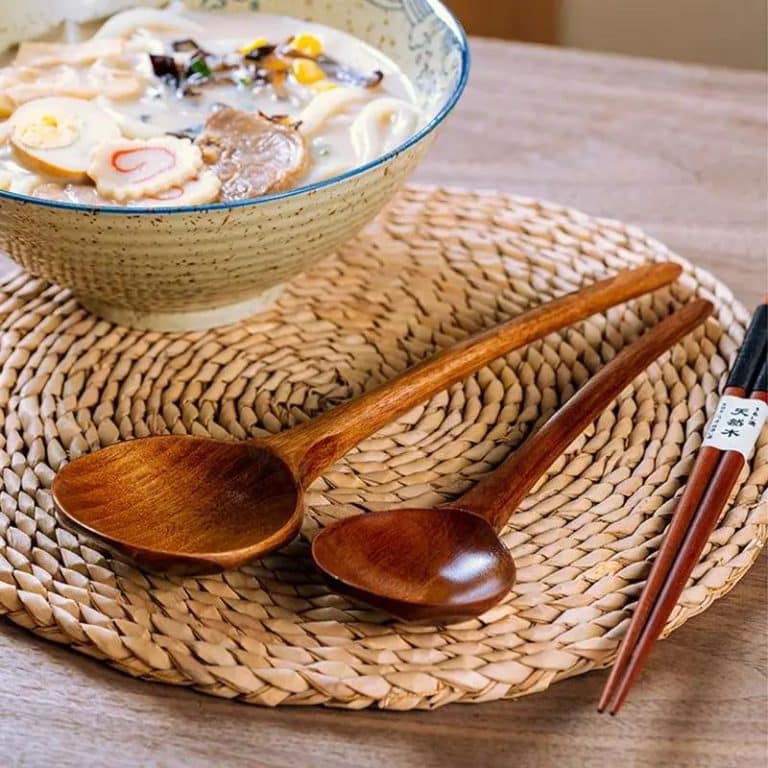 Cuillère en bois artisanale à long manche pour soupe et ramen