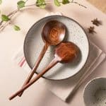 Cuillère en bois artisanale à long manche pour soupe et ramen