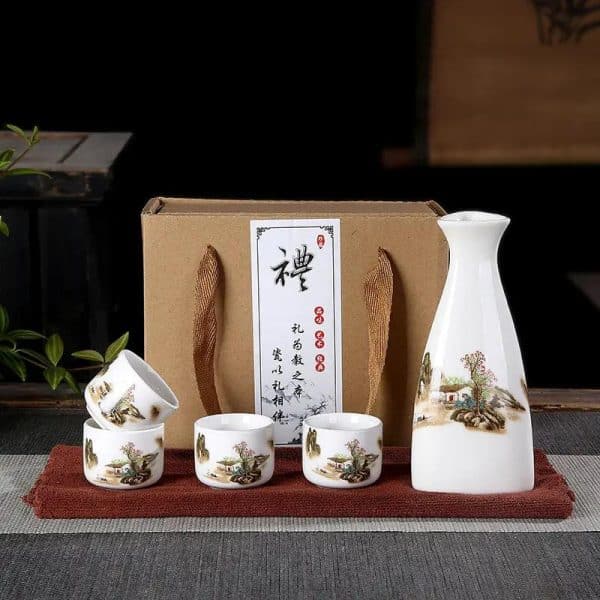 Ensemble de Verre a Sake en Ceramique avec Carafe et Quatre Tasses