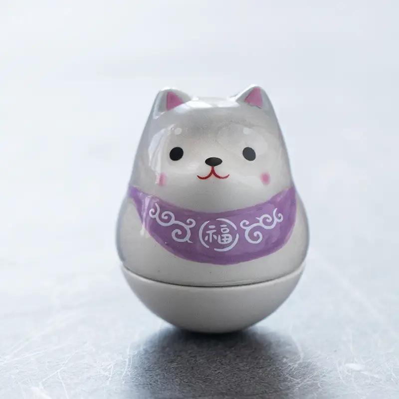 Figurine shiba inu en céramique émaillée - Blanc avec Bandeau Violet