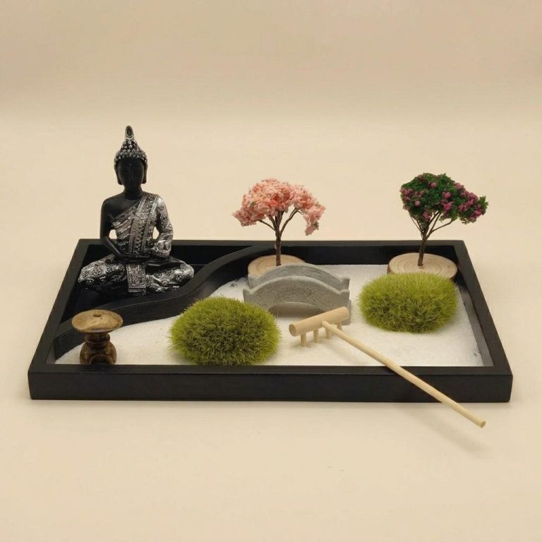 Jardin-zen-Miniature-avec-Statuette-de-Bouddha_-_picture-4966