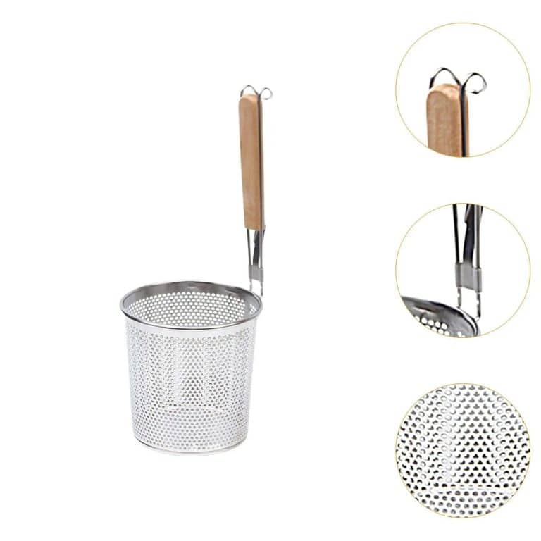 Panier à nouilles en métal perforé avec poignées en bois