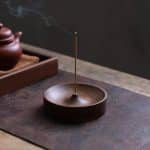 Porte-encens bâtonnet en bois naturel au style minimaliste
