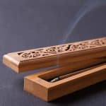 Porte-encens japonais en bambou avec couvercle ajouré sculpté