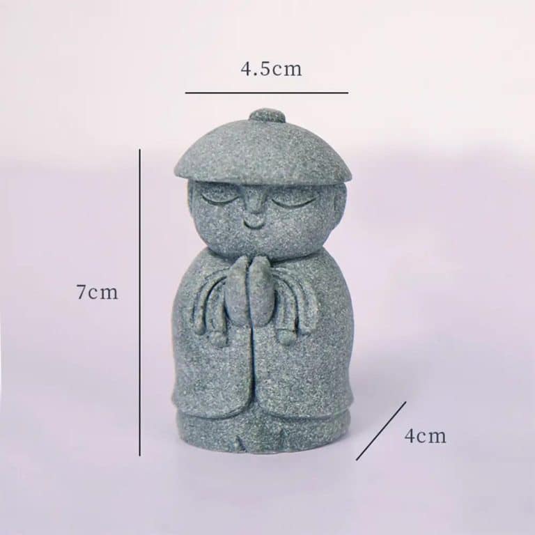 Statuette de moine bouddhiste en résine effet pierre - Moine au Chapeau Rond