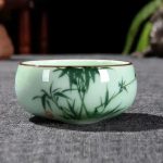 Tasse-a-the-Ceramique-Celadon-avec-Motifs-Asiatiques-galerie-7147