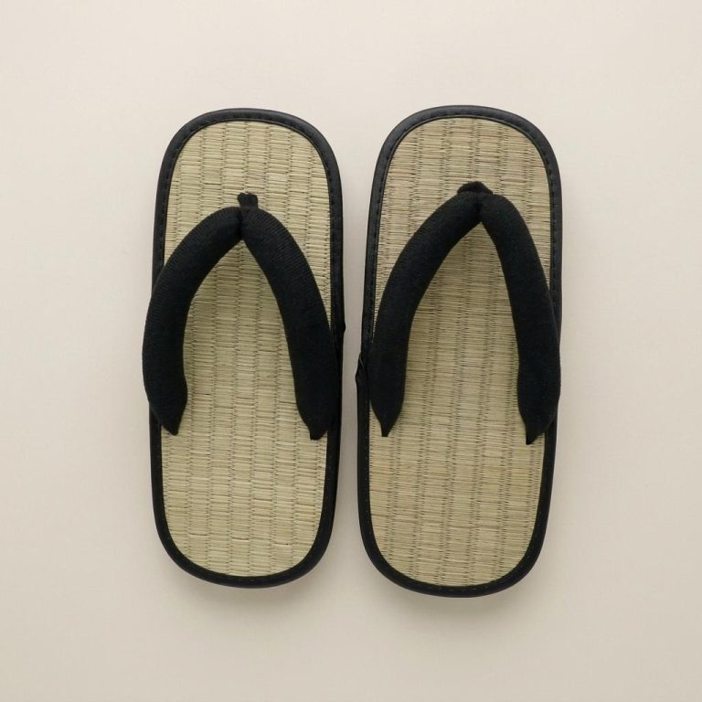 Tongs-Japonaises-Tressee-avec-Lanieres-Noires-picture-2206