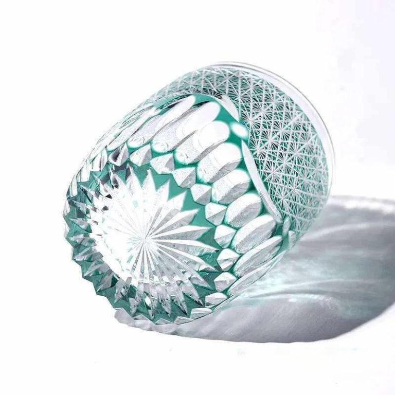 Verre-a-Whisky-Original-en-Cristal-edo-Kiriko-Grave-Style-Japonais-galerie-70799 (1)