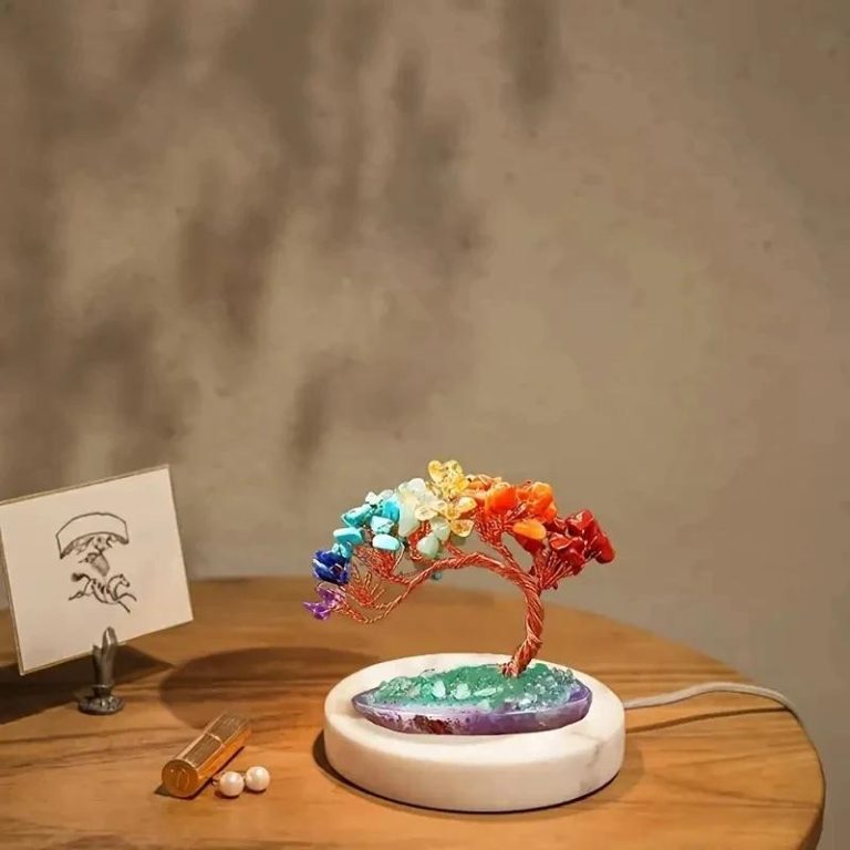 Arbre de vie des 7 chakras en pierres naturelles sur base d'agate