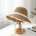 Chapeau de paille femme coréen à large bord avec finitions en dentelle