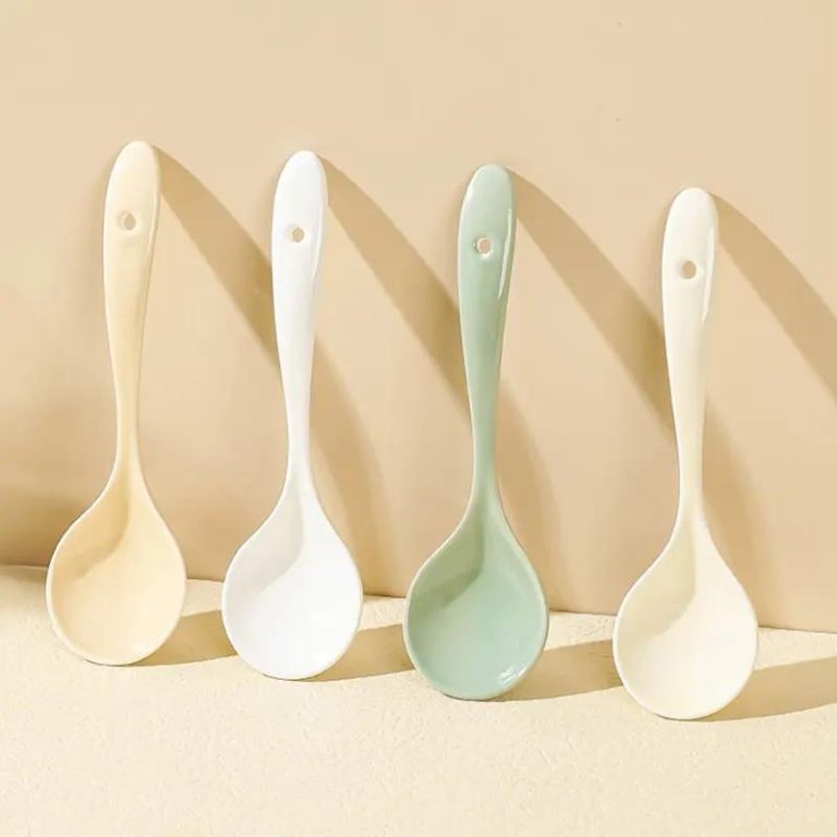 Cuillère à soupe japonaise en céramique colorée