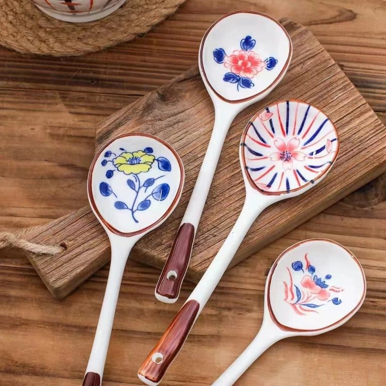 Cuillères japonaises en céramique à motifs floraux en coffret cadeau