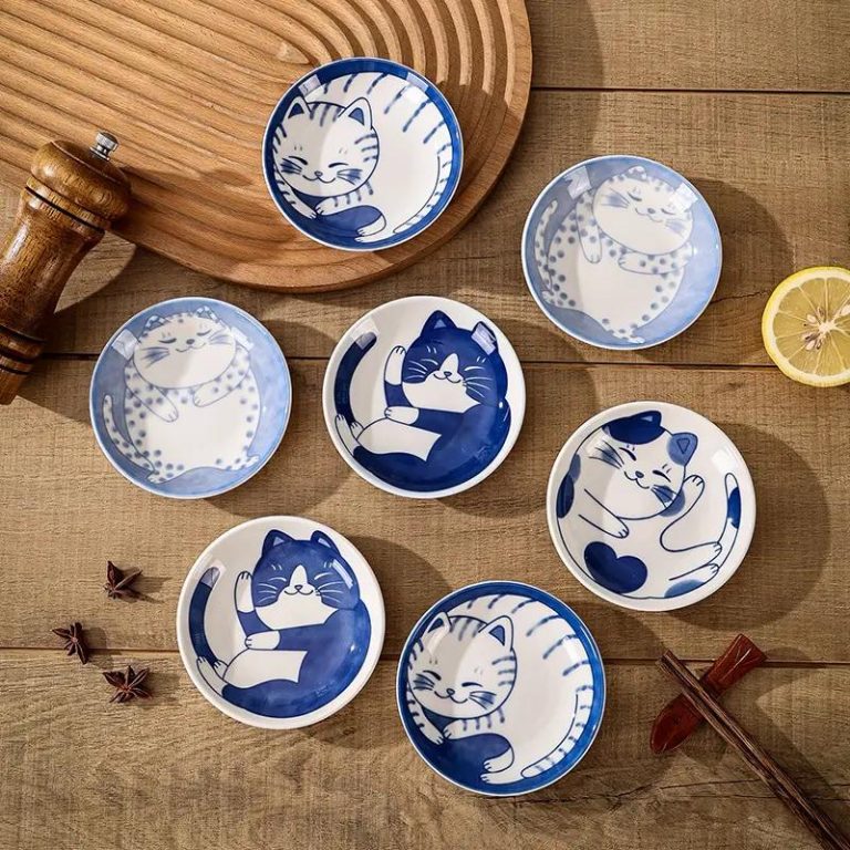 Petite assiette en céramique japonaise à motifs de chats