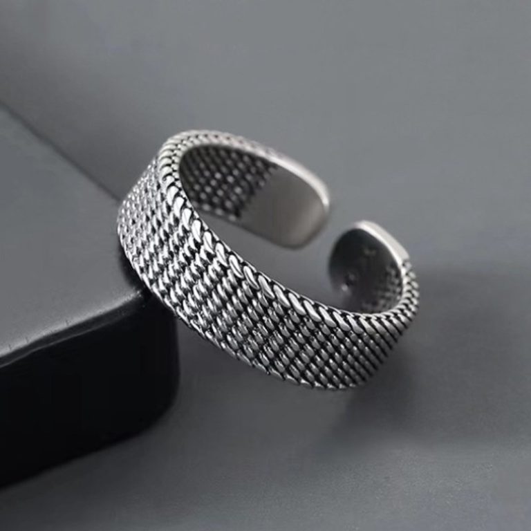 Bague-ajustable-en-maille-argentee-a-motif-tisse-en-relief-picture-1