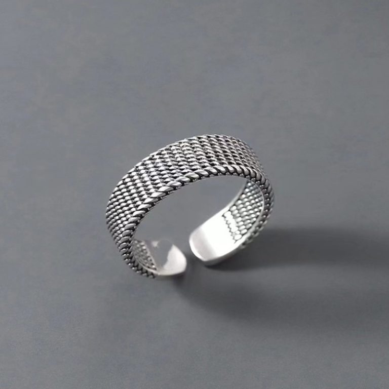 Bague-ajustable-en-maille-argentee-a-motif-tisse-en-relief-picture-2