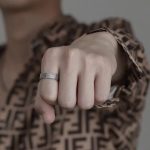 Bague-ajustable-en-maille-argentee-a-motif-tisse-en-relief-picture-5