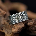 Bague-reglable-large-a-arabesques-geometriques-oxydees-style-vintage-picture-1