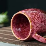 Grand-mug-ceramique-artisanal-a-finition-emaillee-degradee-et-texture-granuleuse-picture-2
